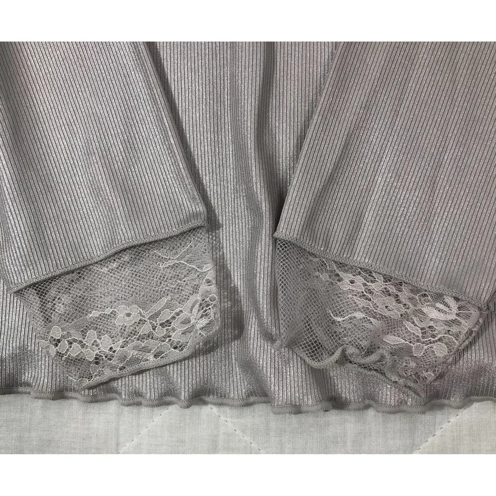 Jessica Simpson Blouse Women's Size 2X Silver Grey Metallic Lace Trim Ribbed Top - Picture 4 of 12